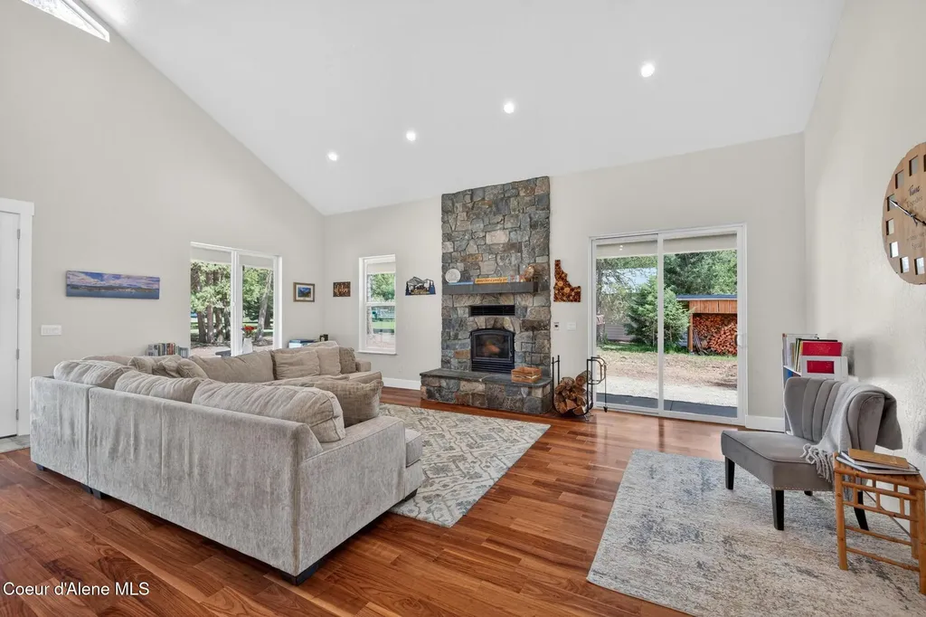 7044 E Tellum Avenue Athol ID 83801