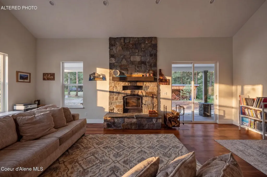 7044 E Tellum Avenue Athol ID 83801