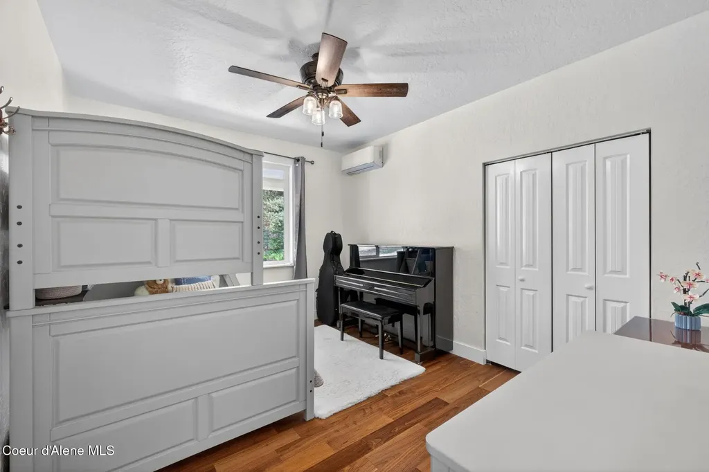7044 E Tellum Avenue Athol ID 83801