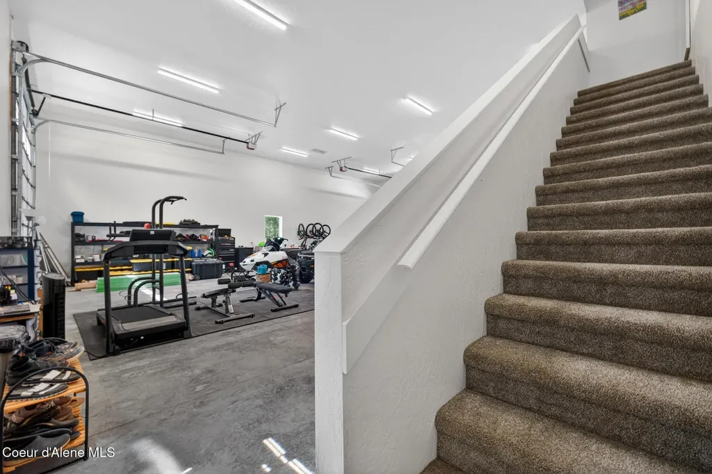 7044 E Tellum Avenue Athol ID 83801