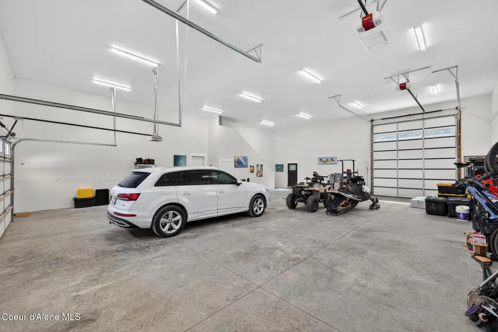 7044 E Tellum Avenue Athol ID 83801