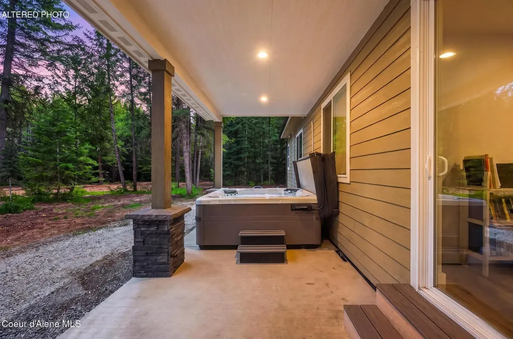 7044 E Tellum Avenue Athol ID 83801