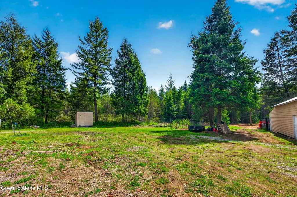 7044 E Tellum Avenue Athol ID 83801