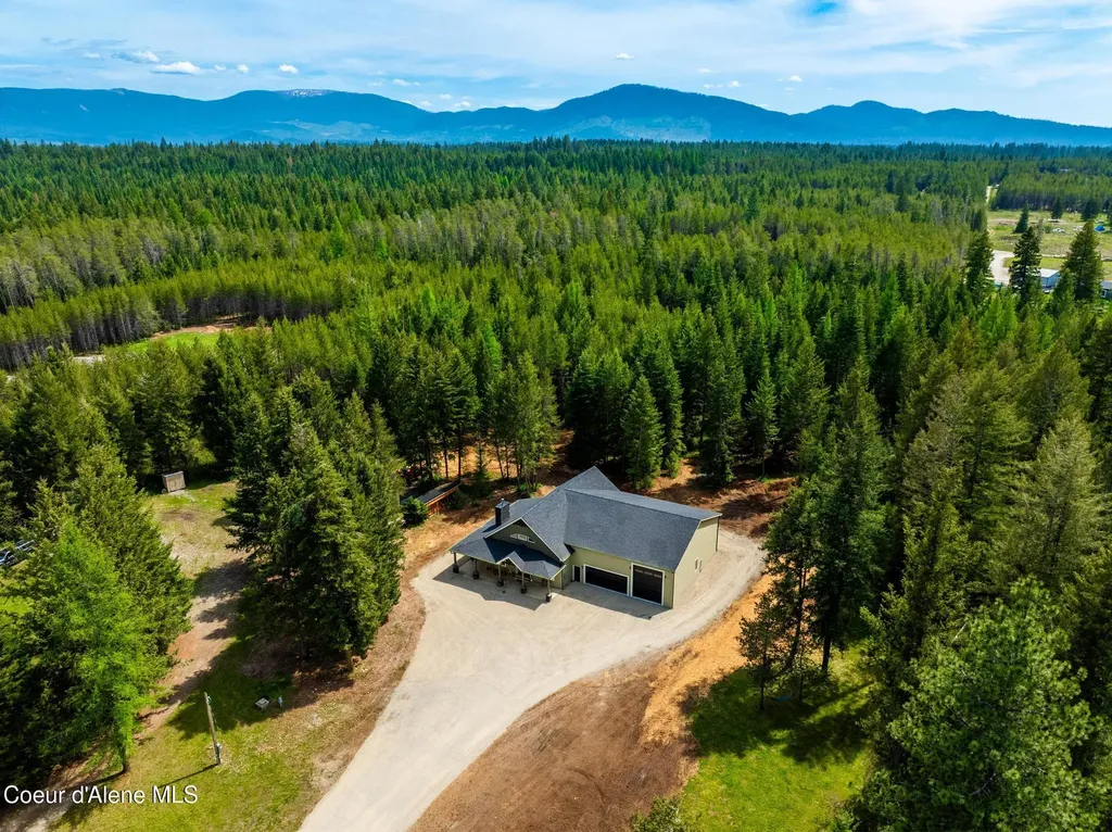 7044 E Tellum Avenue Athol ID 83801