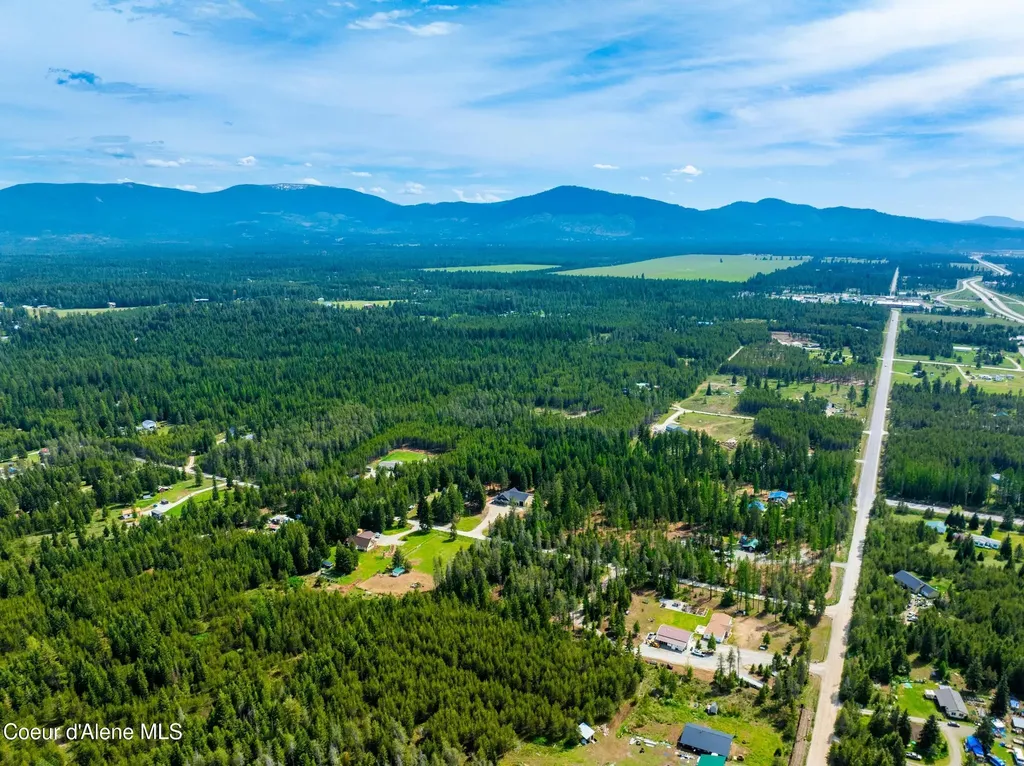 7044 E Tellum Avenue Athol ID 83801