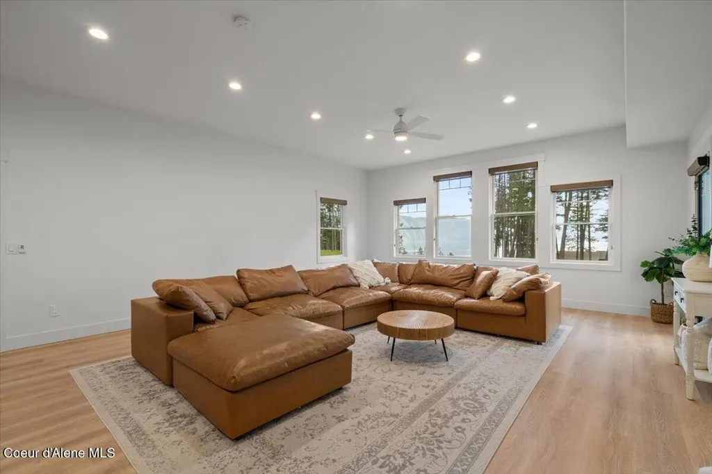 357 E David Thompson Road Hope ID 83836