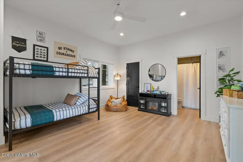 357 E David Thompson Road Hope ID 83836