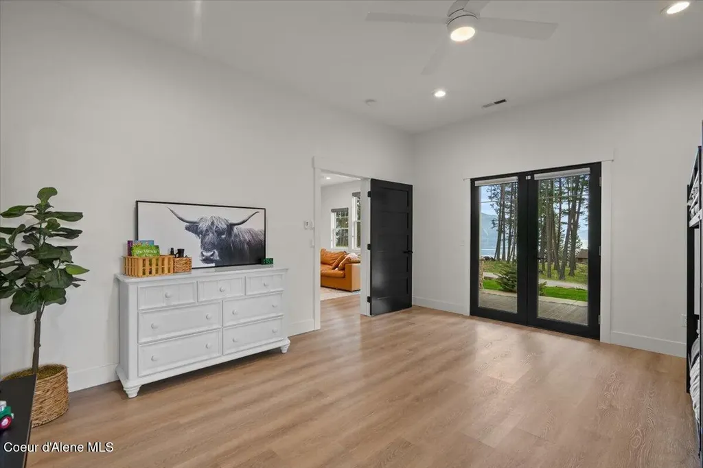 357 E David Thompson Road Hope ID 83836