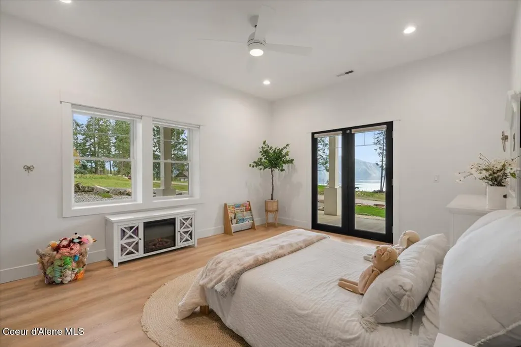 357 E David Thompson Road Hope ID 83836