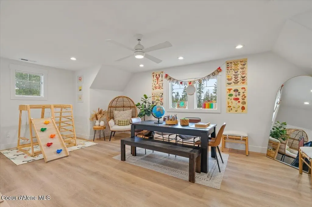 357 E David Thompson Road Hope ID 83836