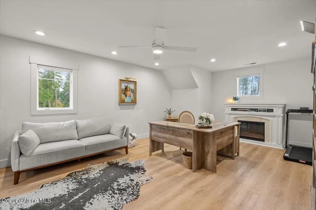 357 E David Thompson Road Hope ID 83836