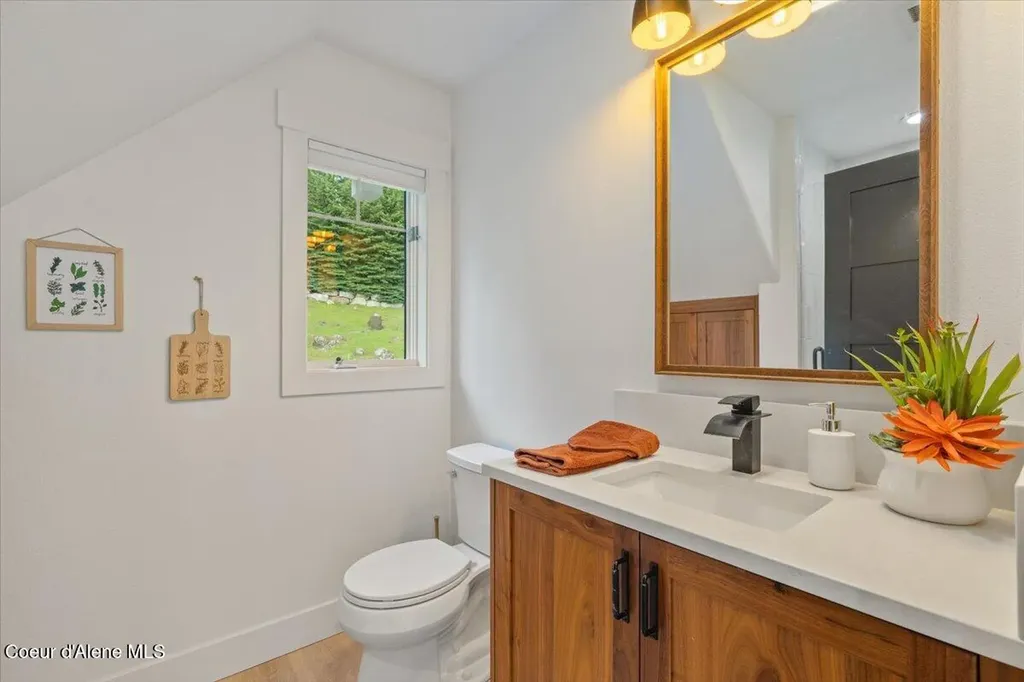357 E David Thompson Road Hope ID 83836