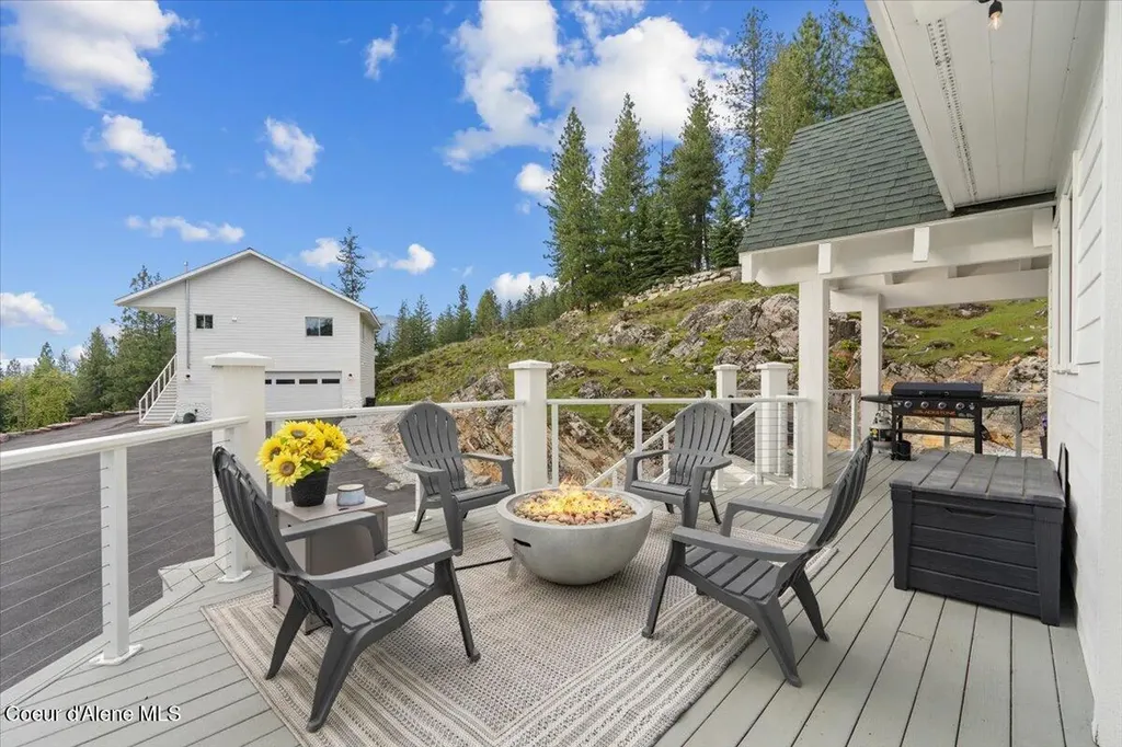 357 E David Thompson Road Hope ID 83836