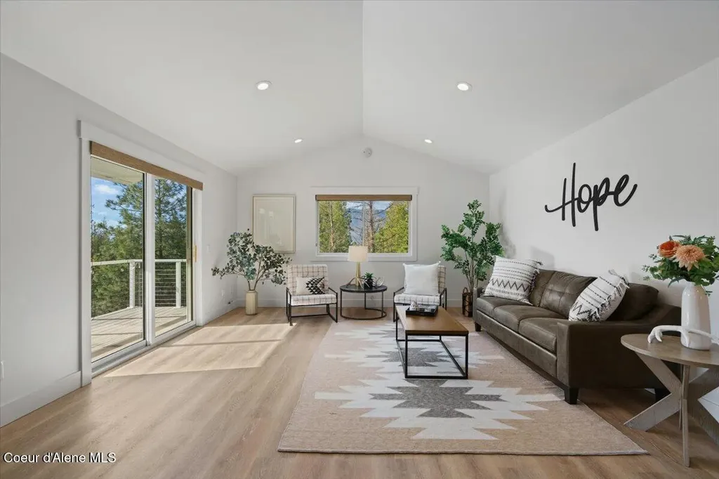 357 E David Thompson Road Hope ID 83836