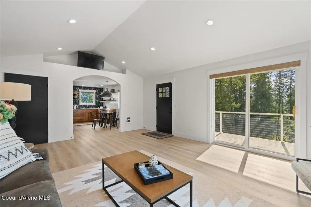 357 E David Thompson Road Hope ID 83836