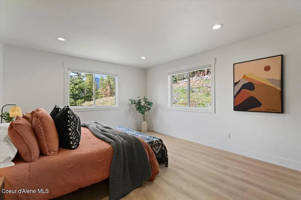 357 E David Thompson Road Hope ID 83836