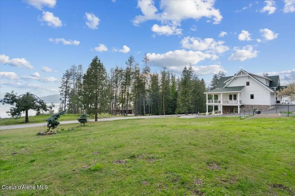 357 E David Thompson Road Hope ID 83836