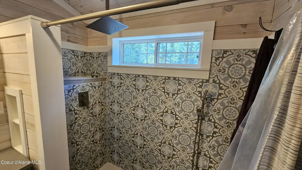 289 Providence Lake Loop Sagle ID 83860