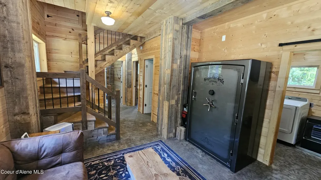 289 Providence Lake Loop Sagle ID 83860
