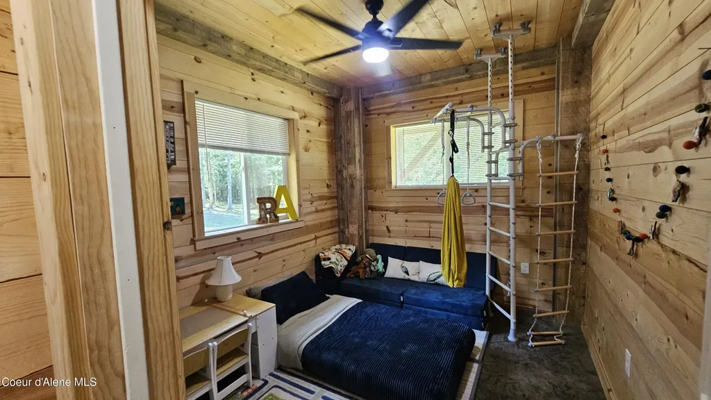 289 Providence Lake Loop Sagle ID 83860