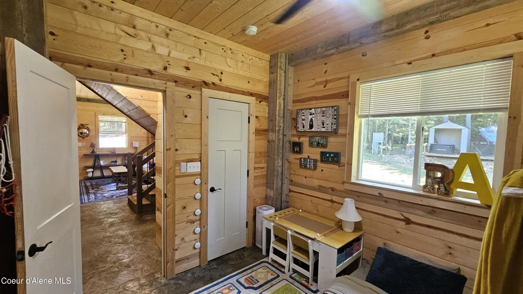 289 Providence Lake Loop Sagle ID 83860