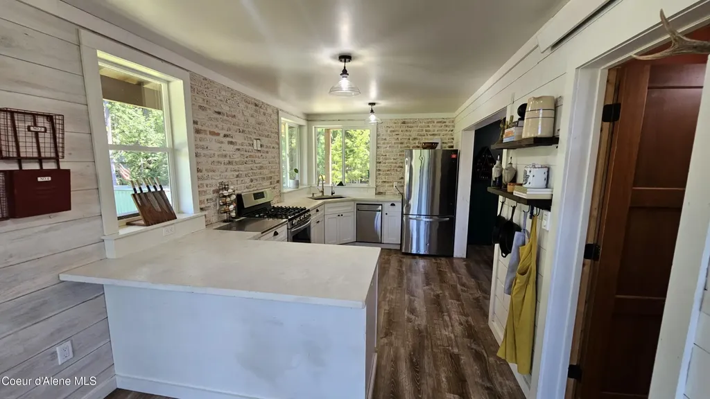 289 Providence Lake Loop Sagle ID 83860