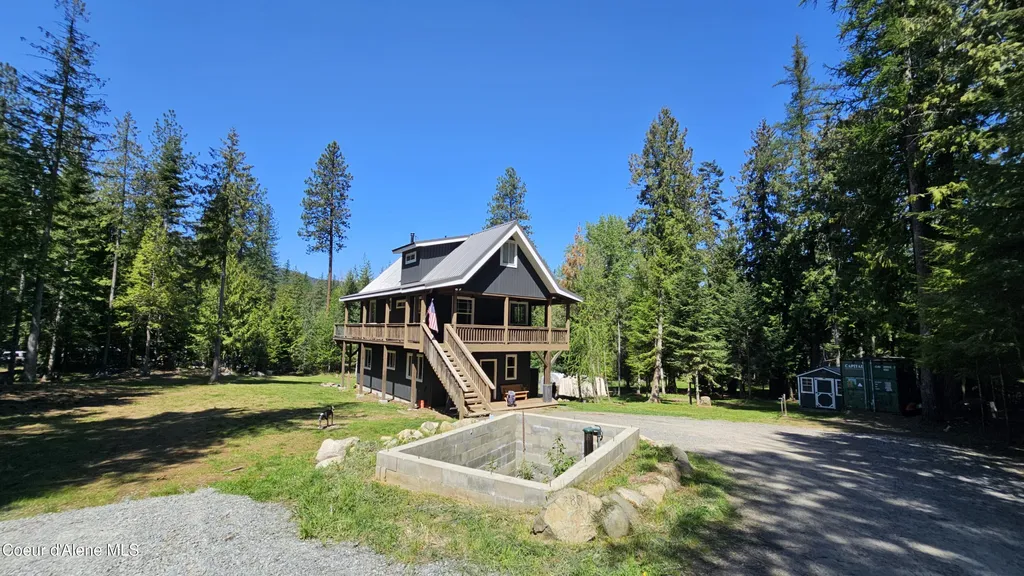 289 Providence Lake Loop Sagle ID 83860