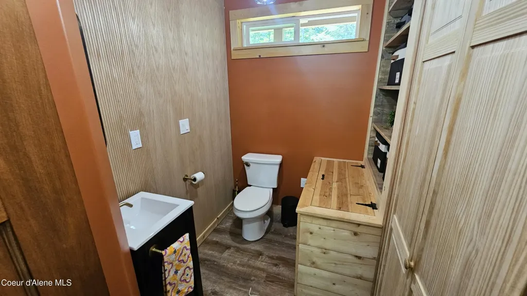 289 Providence Lake Loop Sagle ID 83860