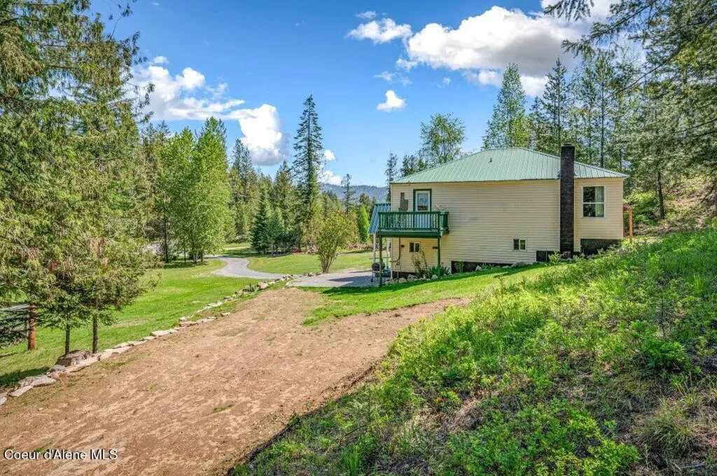 3183 Eastside Road Priest River ID 83856