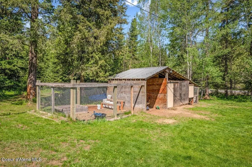 3183 Eastside Road Priest River ID 83856