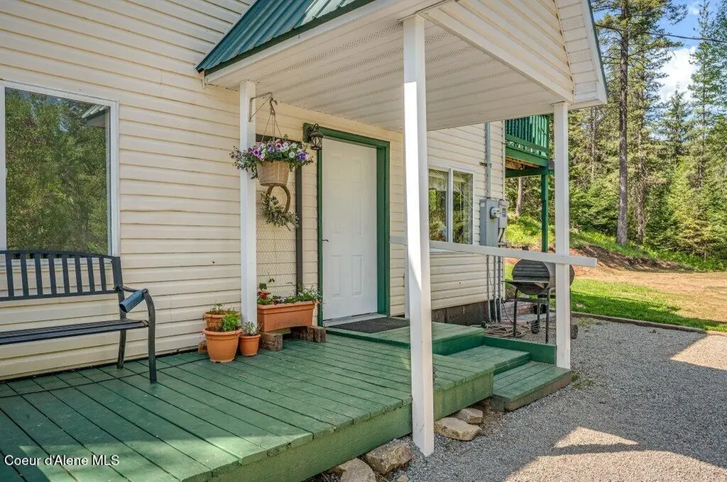 3183 Eastside Road Priest River ID 83856