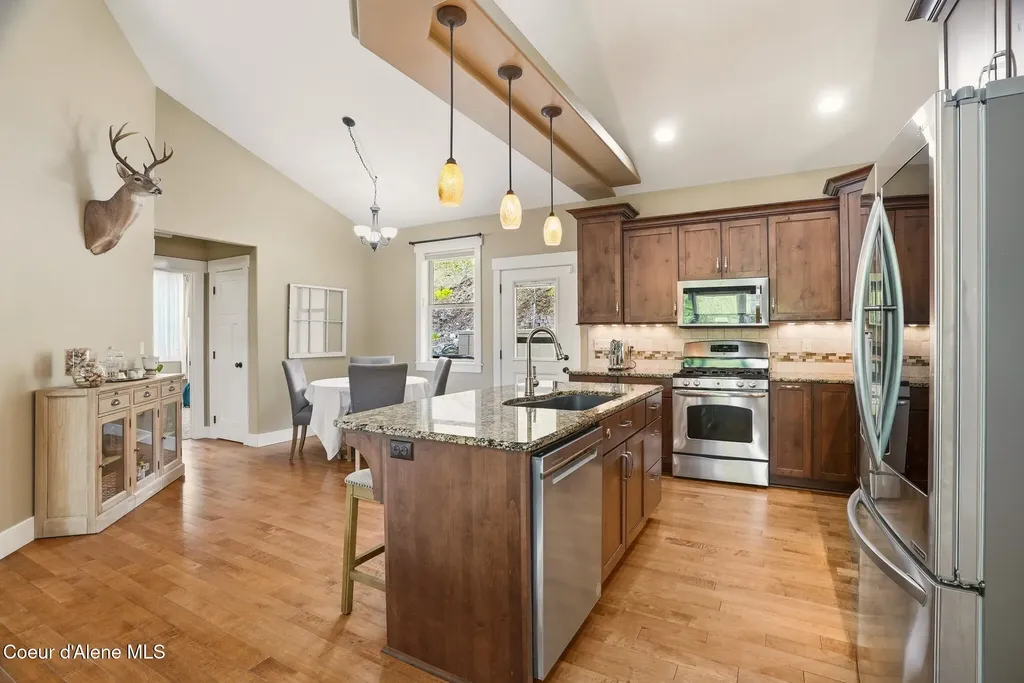 611 W Willapa Avenue Spokane WA 99224