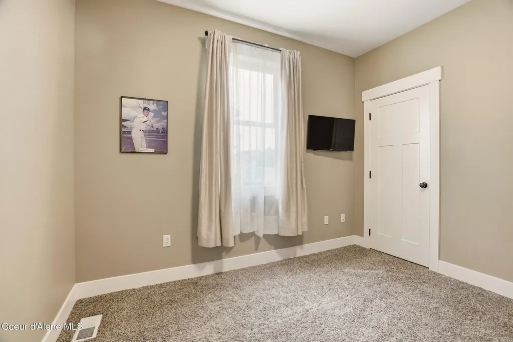 611 W Willapa Avenue Spokane WA 99224