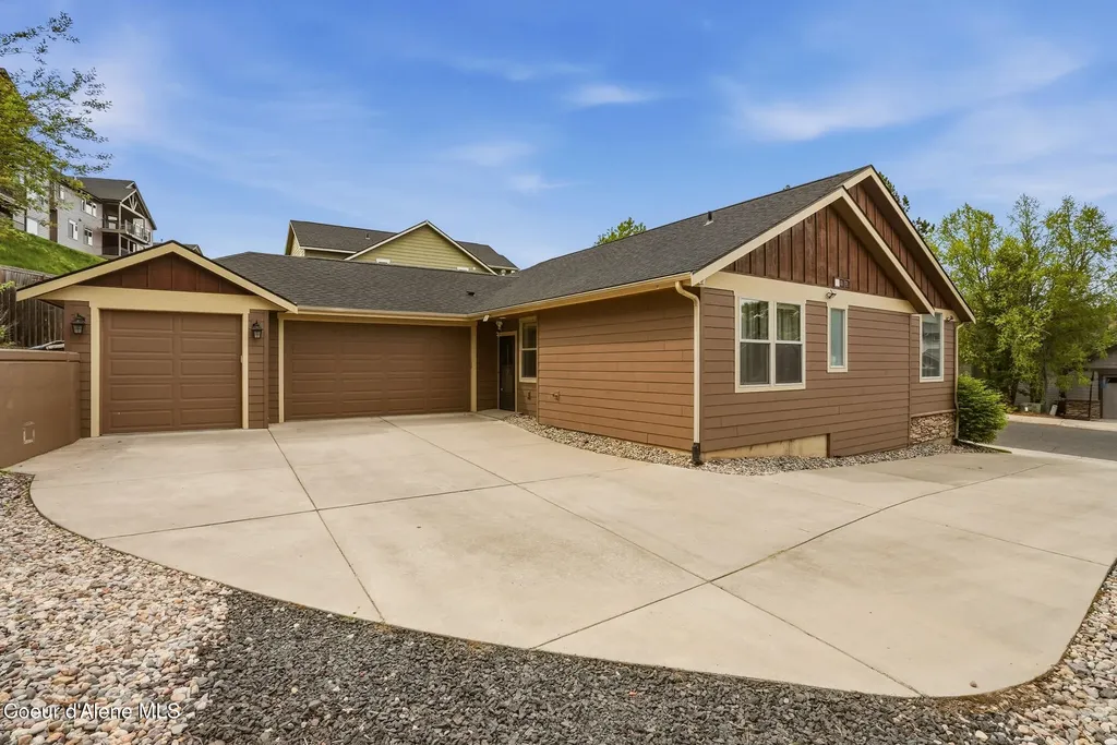 611 W Willapa Avenue Spokane WA 99224