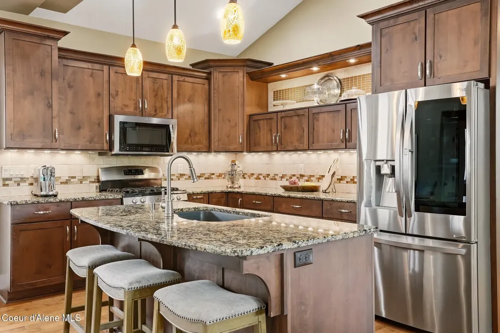 611 W Willapa Avenue Spokane WA 99224