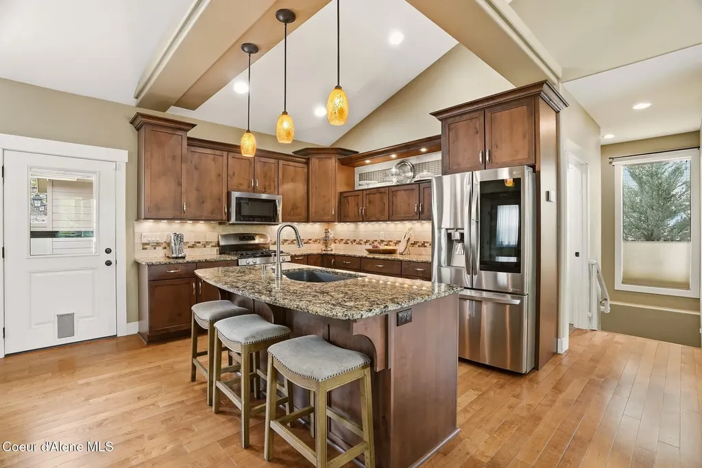 611 W Willapa Avenue Spokane WA 99224