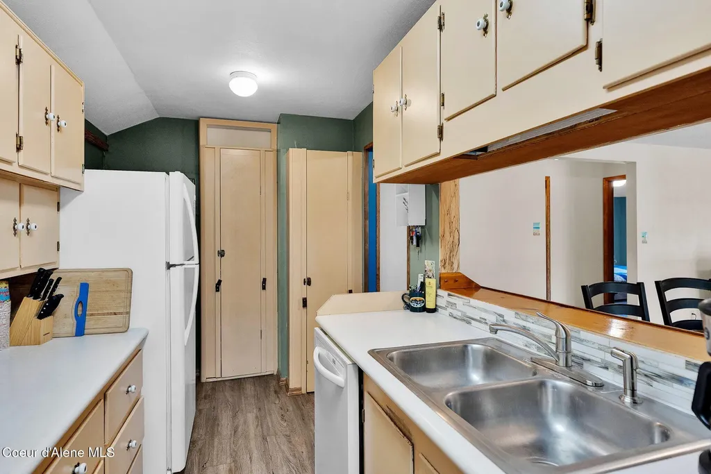 71 Maple Street Moyie Springs ID 83845