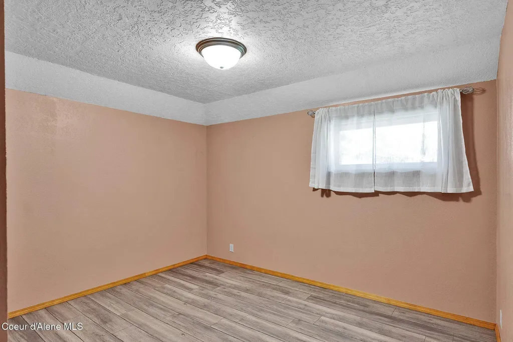 71 Maple Street Moyie Springs ID 83845