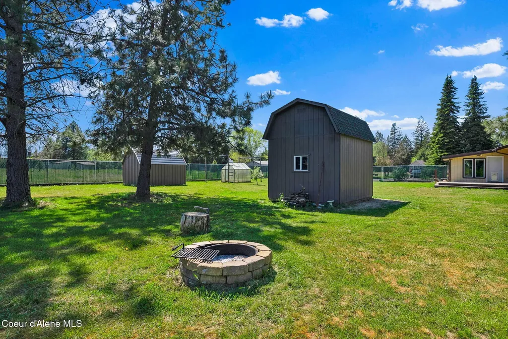 71 Maple Street Moyie Springs ID 83845