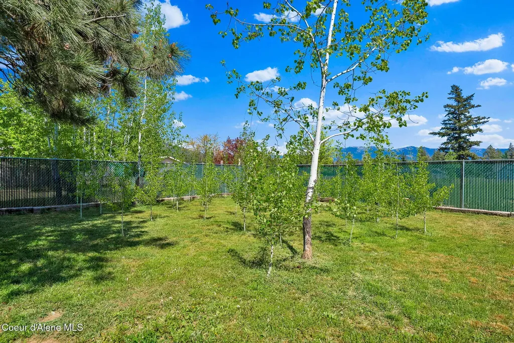 71 Maple Street Moyie Springs ID 83845