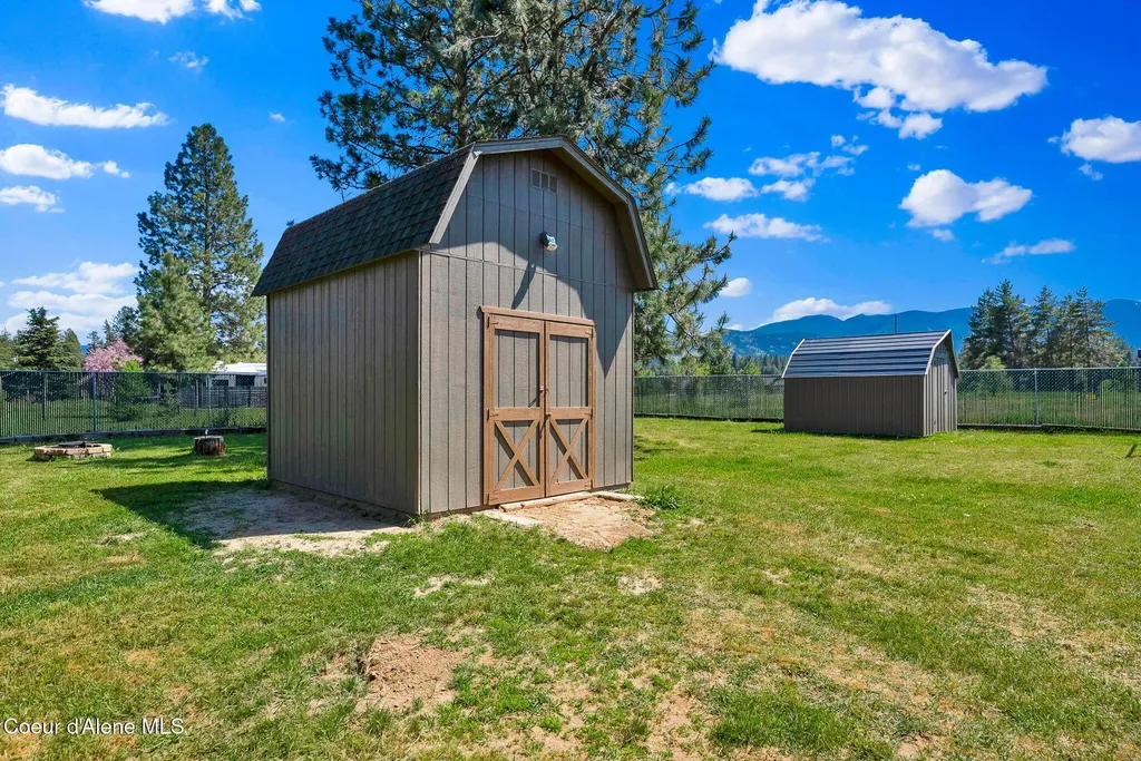 71 Maple Street Moyie Springs ID 83845