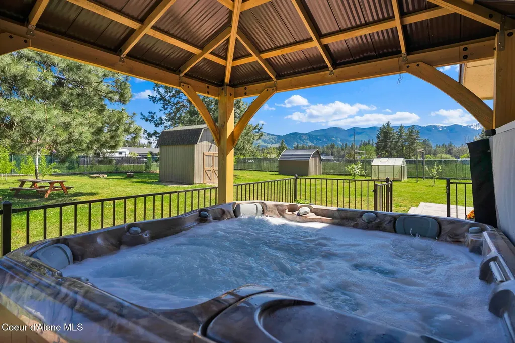 71 Maple Street Moyie Springs ID 83845
