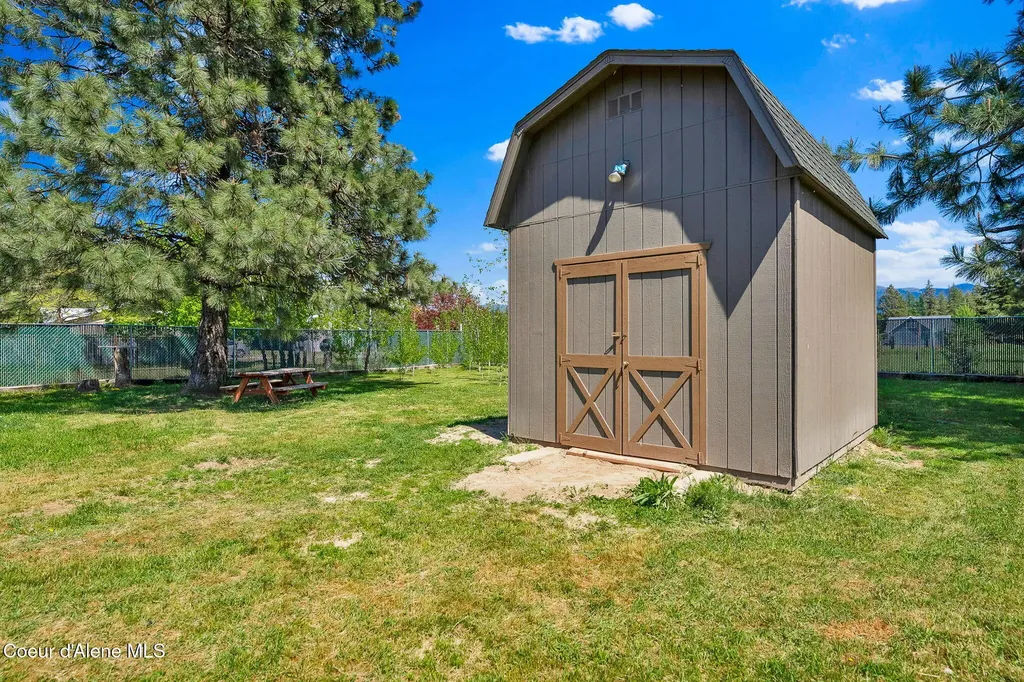 71 Maple Street Moyie Springs ID 83845