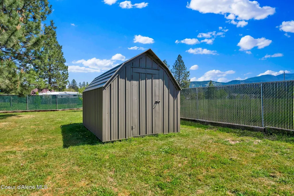 71 Maple Street Moyie Springs ID 83845