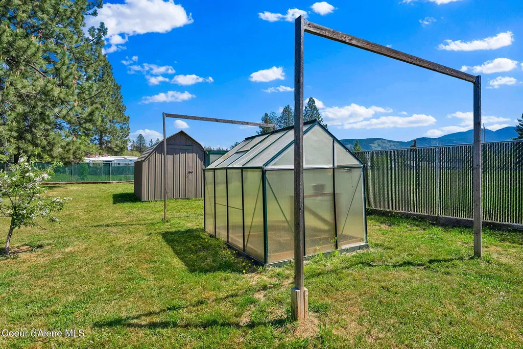 71 Maple Street Moyie Springs ID 83845