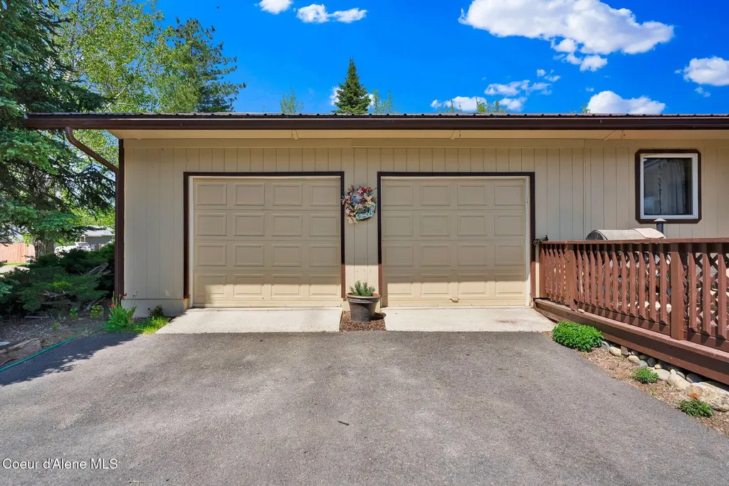 71 Maple Street Moyie Springs ID 83845