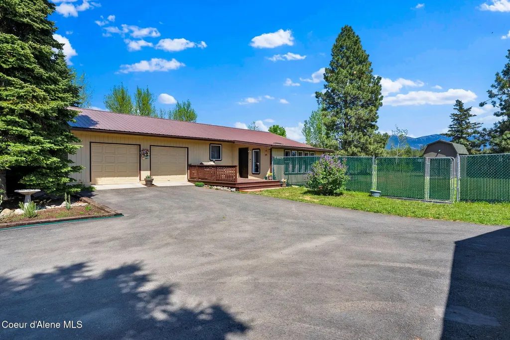 71 Maple Street Moyie Springs ID 83845