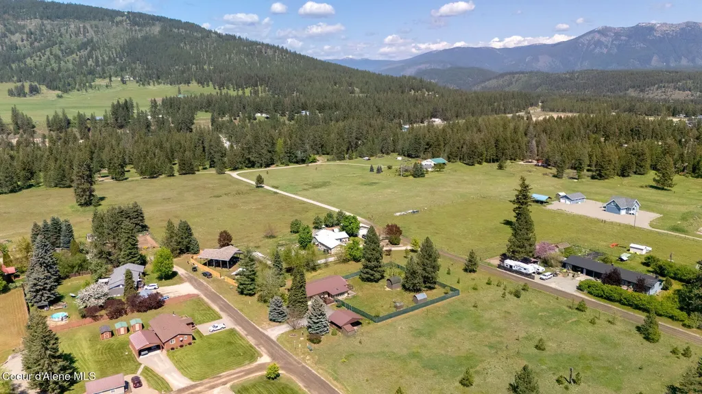 71 Maple Street Moyie Springs ID 83845