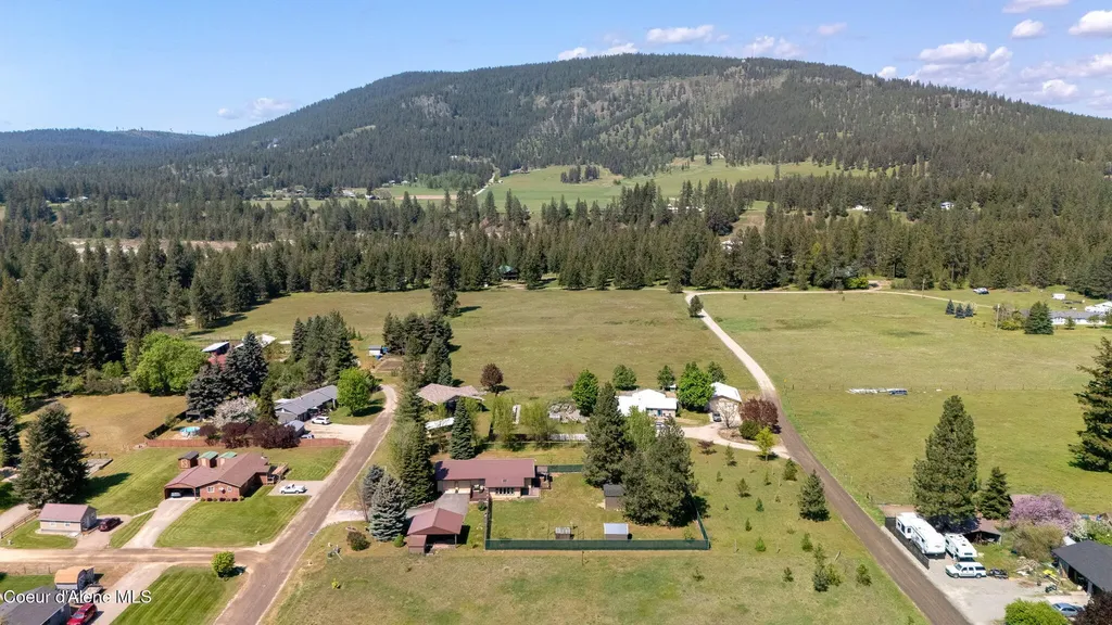 71 Maple Street Moyie Springs ID 83845