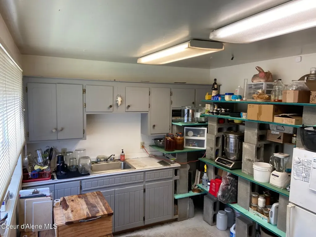 509977 U.s. 95 Bonners Ferry ID 83805